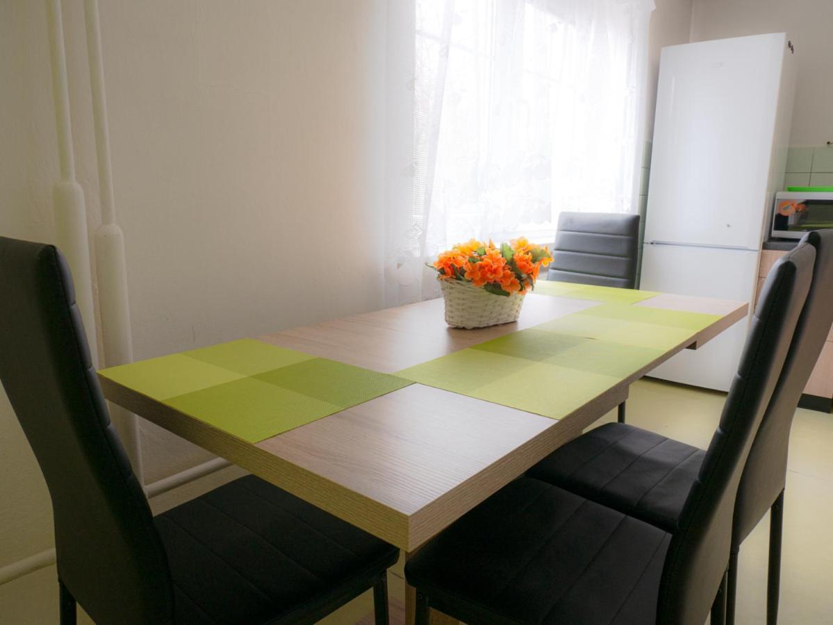 Apartman Pod Ledovcem Appartement Mladé Buky Buitenkant foto